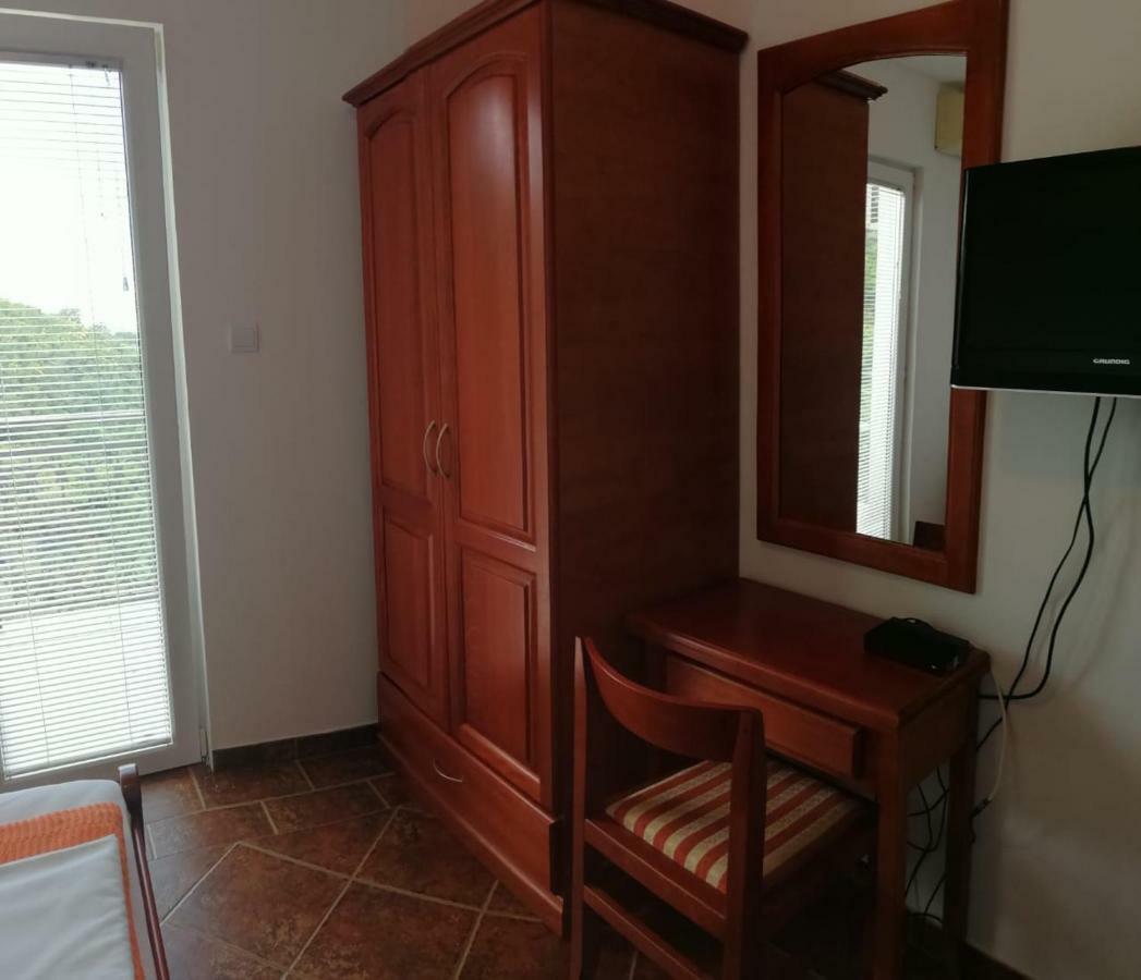 Apartments Mitrovic Podlicak Sveti Stefan Dış mekan fotoğraf