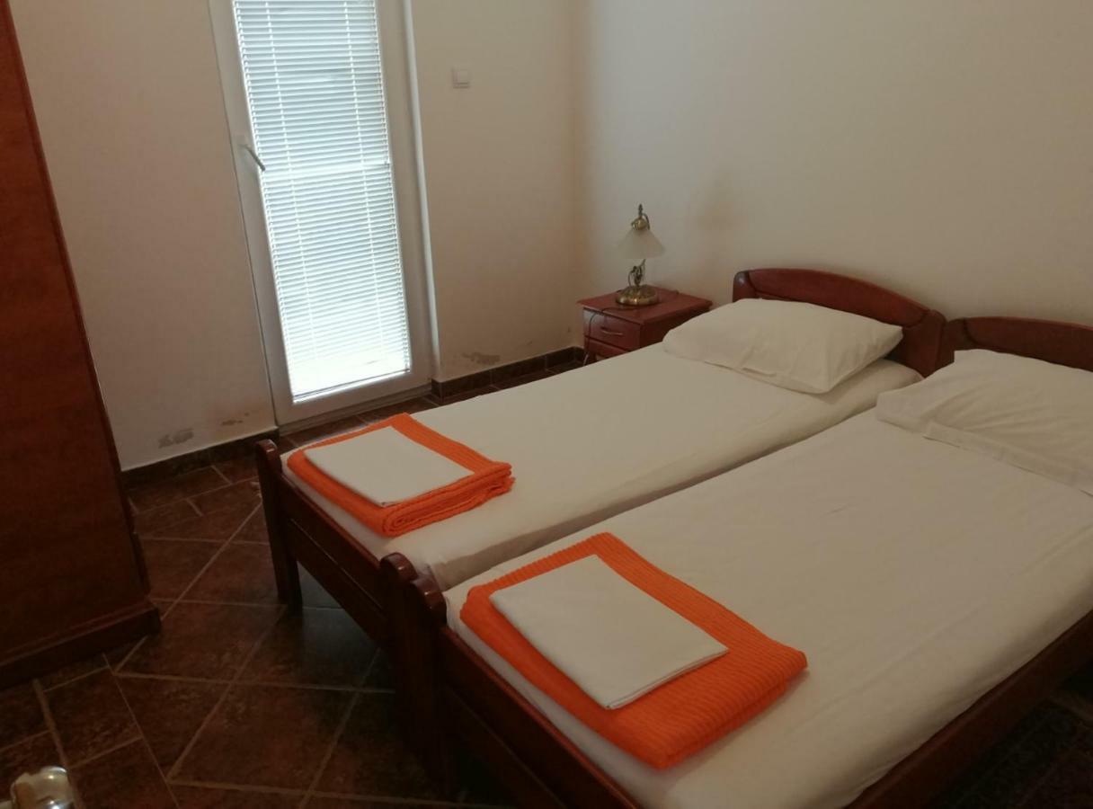 Apartments Mitrovic Podlicak Sveti Stefan Dış mekan fotoğraf